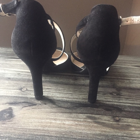 SOLD! Anne Klein iFlex Crisscross Pumps - Picture 4 of 6